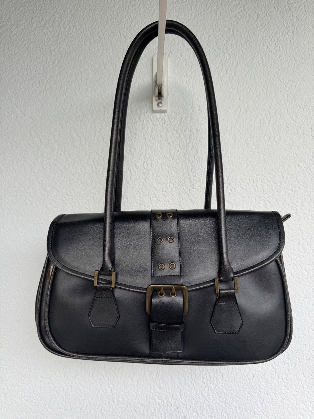 Taschen für Damen: Y2K Ledertasche – Gebraucht aus Balsthal von armenharut