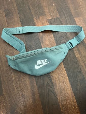 Bauchtasche Nike türkis verstellbarer Gurt guter Zustand