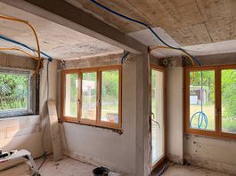 2 Fenster und 1 Tür zu verkaufen