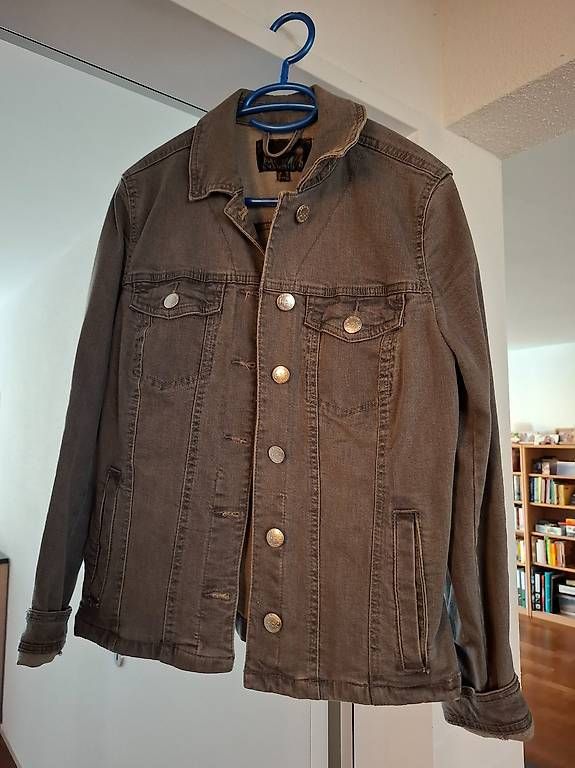 Jacken: Graue Jeansjacke mit Knöpfen, Grösse 40 – Gebraucht aus Sursee von Migamo55