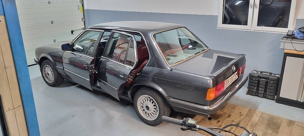Autos: Bmw e30 320i Veteran 96tkm – Gebraucht aus Ursy von iva_xgq7 4