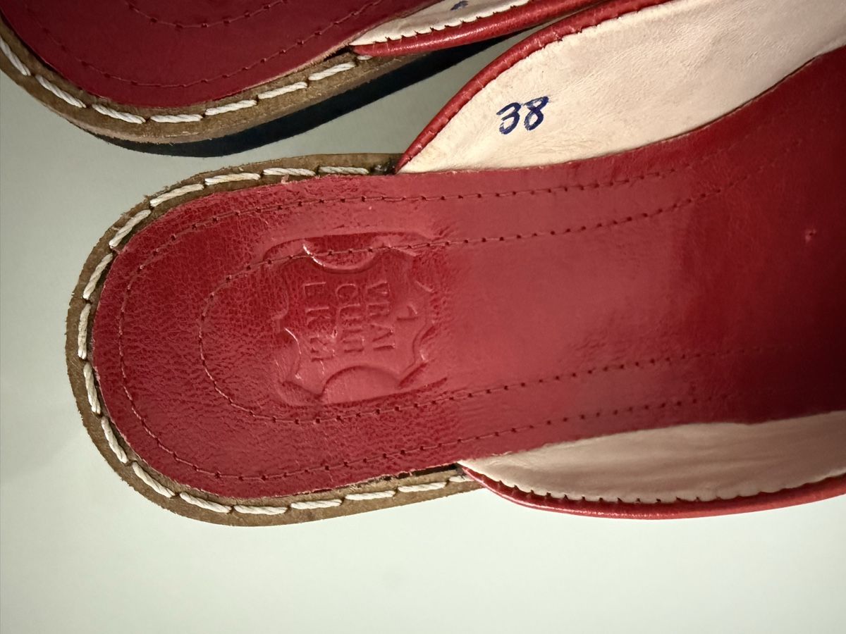 Scarpe da donna: NEW Handmade Red Leather Slippers Mules Babouche – Nuovo (secondo la descrizione) da Thalwil venduto da perulina 3