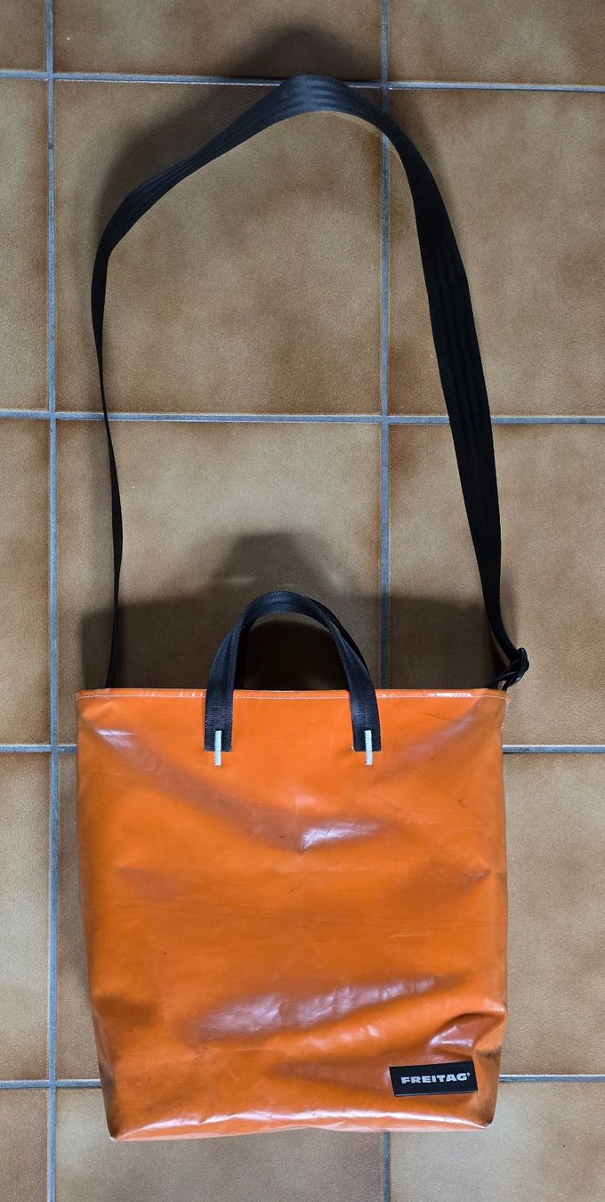 Freitag Borse: Sac FREITAG Shopper Leland orange – Usato da Clarens venduto da ato_d8ph 1