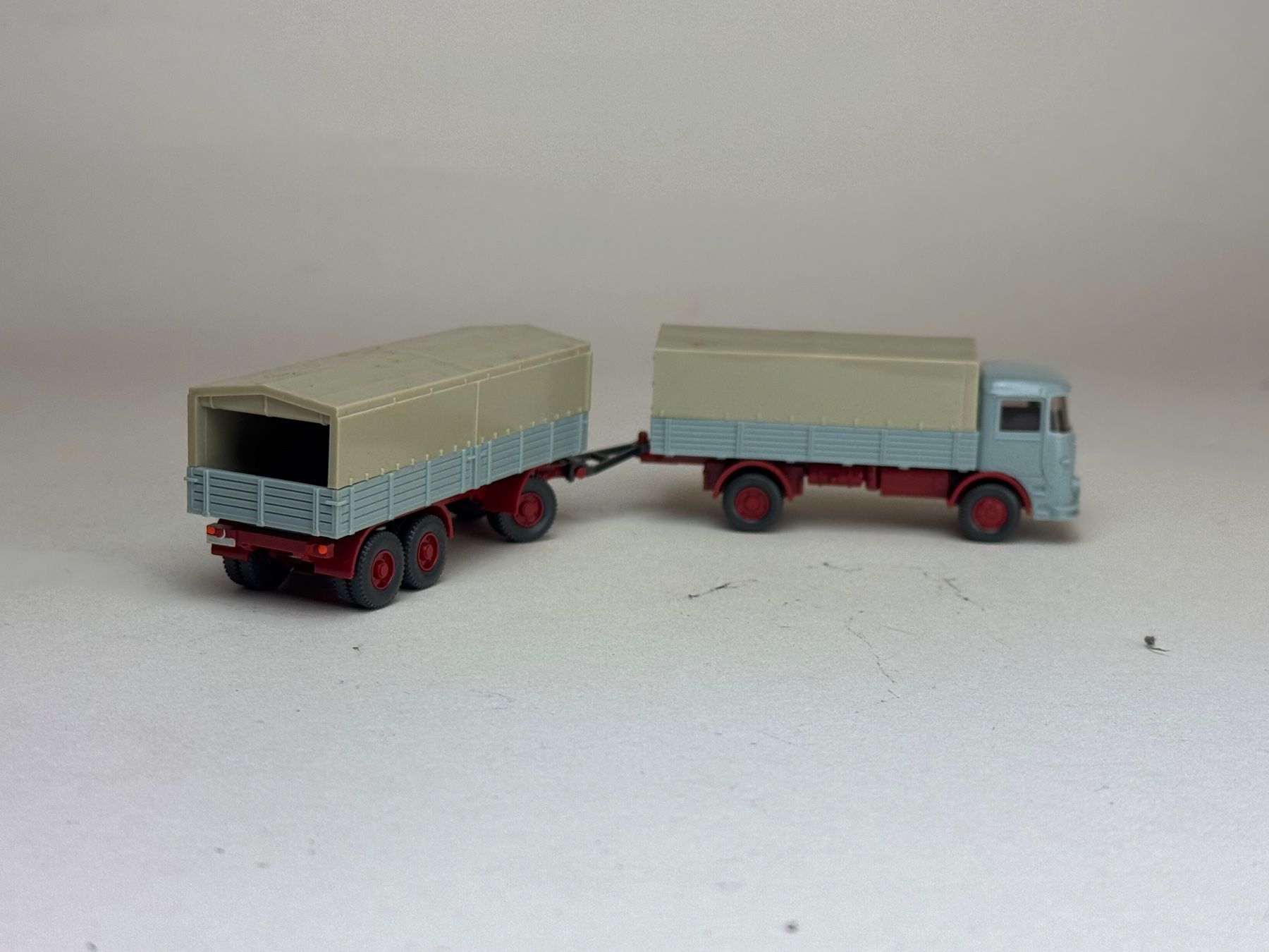 Modellini d'auto: Wiking Büssing  LU 7 Pritschenlastzug hellblaugrau – Usato da Elm venduto da Wikmtz 1