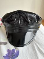 Casquette noire vernie - style affirmé, taille 55 environ