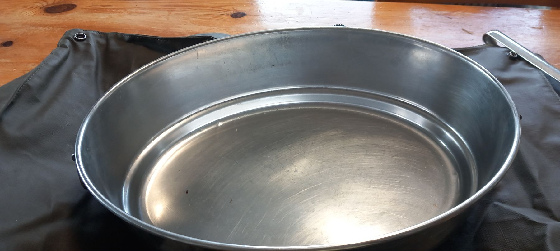 Cucine complete: Matériel Armee Suisse – Usato da Miecourt venduto da Marly1 1
