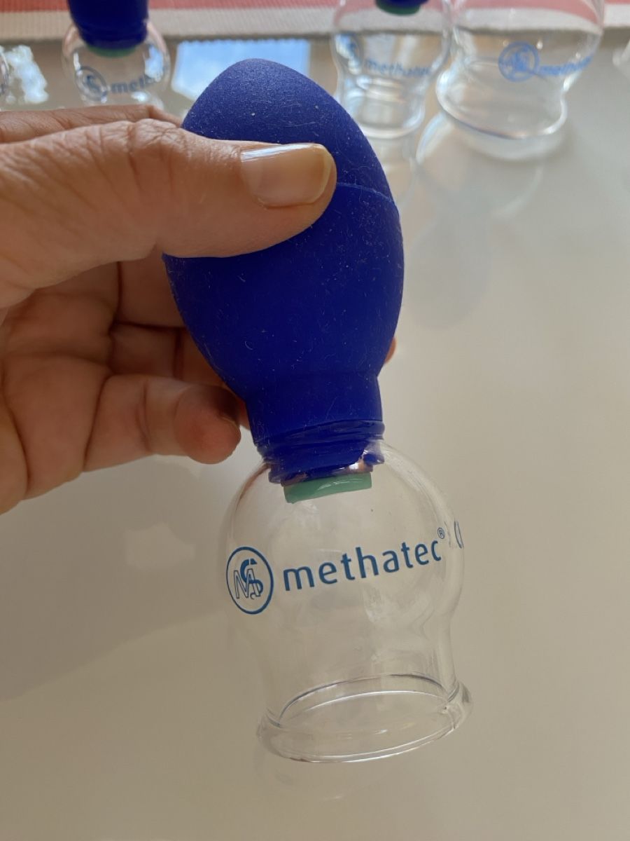 Dispositivi per massaggi: 5 Schröpfgläser Methatec mit Gummiball, Gesundheit – Nuovo (secondo la descrizione) da Hünibach venduto da nadalila 2
