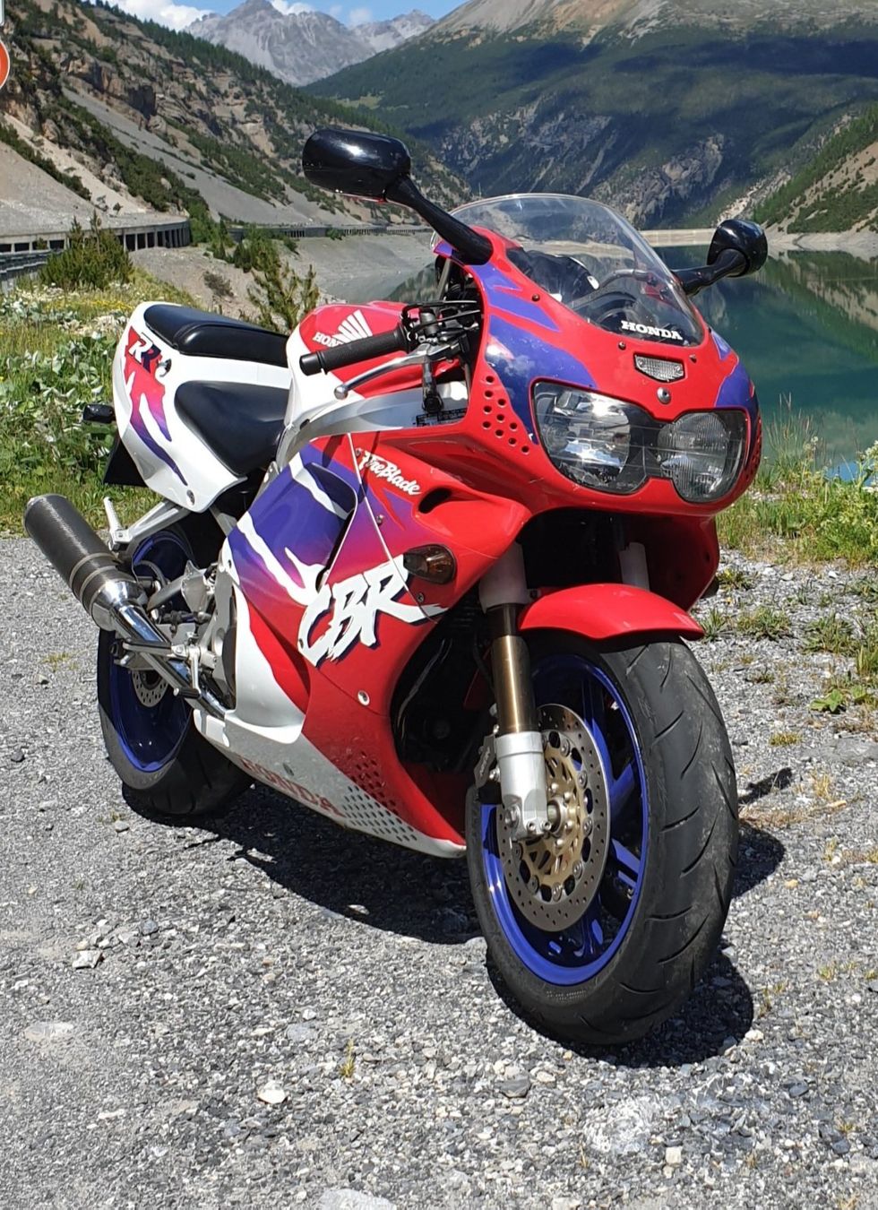 Honda Strada: CBR 900 RR 1995 – Usato da Cadempino venduto da Ducati916senna 1