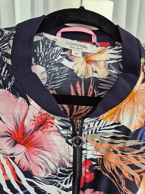 Jacken: Comma Viskose-Sommerjacke Grösse 40 – Gebraucht aus  von  4
