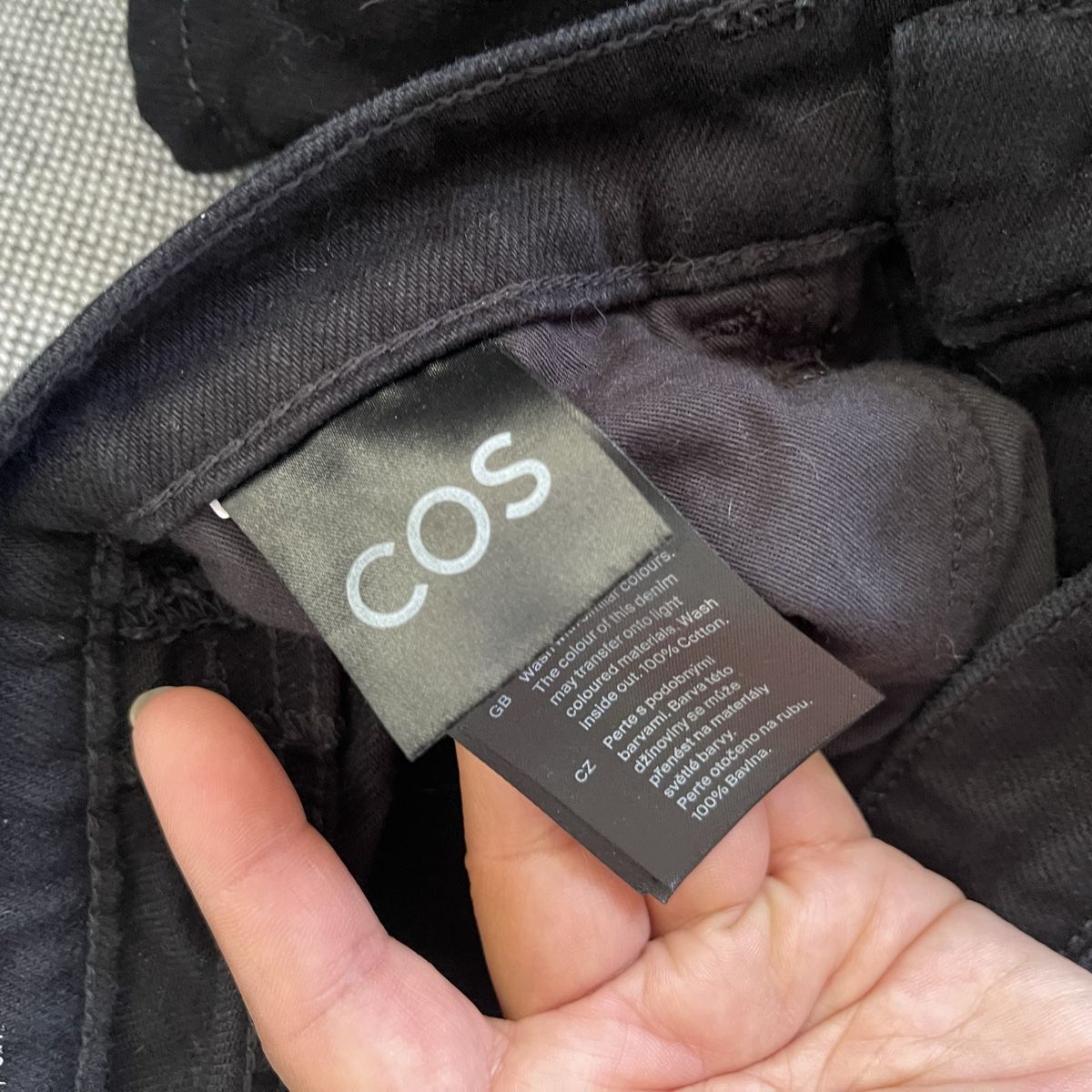 Cos Jeans: COS Schwarze Straight Regular Jeans, gr. 26 mid rise – Neuf (Voir description) à Bern par dek_7bjd 3