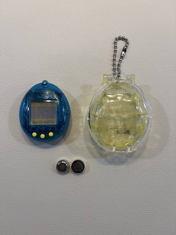 Bandai Spielzeuge: Tamagotchi Original 1997 inkl. Case – Gebraucht aus Affoltern am Albis von san_vxp7