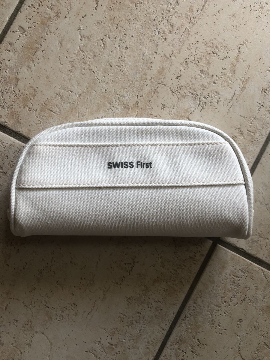 Kosmetikkoffer: Swiss First Class - Amenity Kit – Neu (gemäss Beschreibung) aus Chêne-Bourg von sienna8245