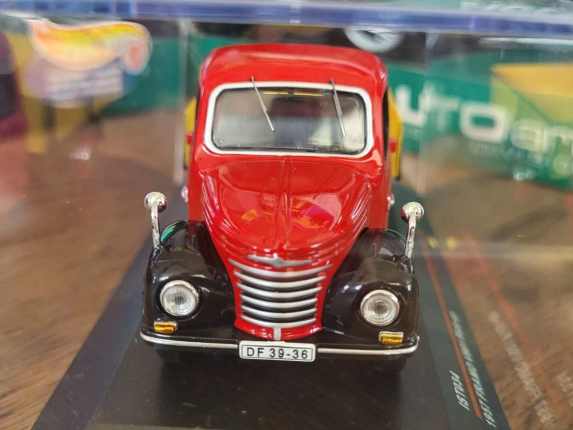 Modellini d'auto: Framo V901 Pick-Up 1:43 IST Models – Usato da Rothrist venduto da Juana5 1
