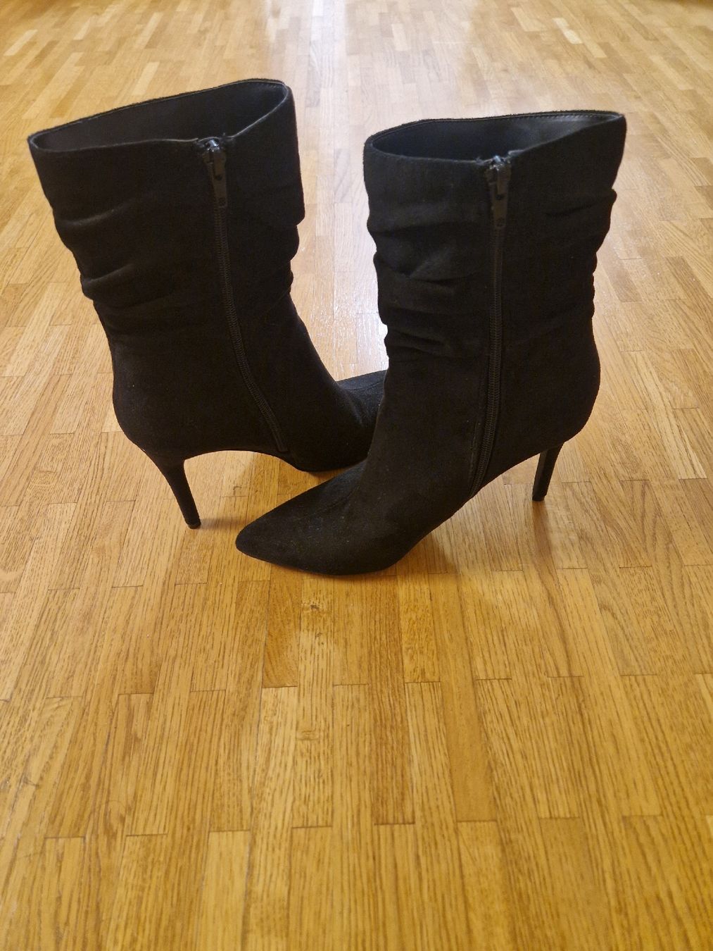 Scarpe da donna: Bottines à talons noir pointure 39 – Usato da Versoix venduto da aline_b 9