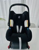 Babyschale mit Isofix-Basis