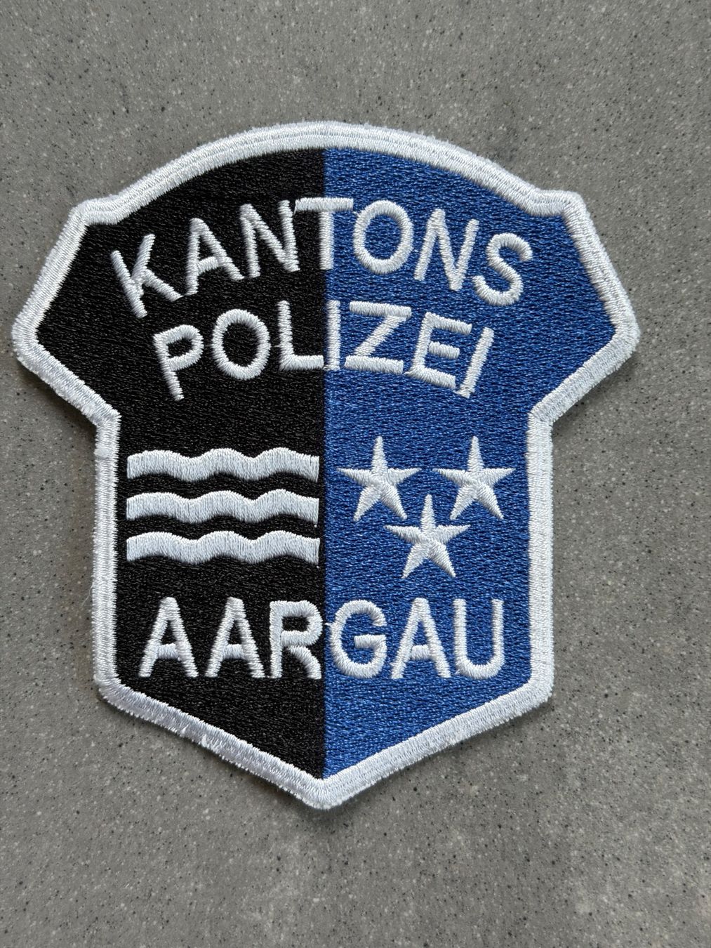 Plaketten & Abzeichen: ABZEICHEN EMBLEM, BADGE, PATCH, KANTONSPOLIZEI AARGAU, STOFF – Gebraucht aus Remigen von Reto1318