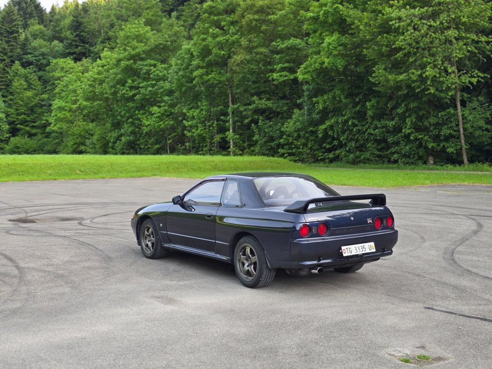 Nissan Skyline GT-R R32 in seltenem TH1 blau,Originalzustand (Gebraucht ...