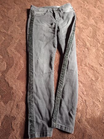 Pantalon jeans noir taille 25/30 marque Vero Moda 80% coton