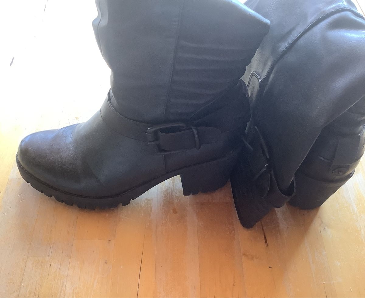 S.Oliver Scarpe da donna: Bottes S.Oliver noire taille 37 – Usato da Le Noirmont venduto da Thiwen-Ric 1