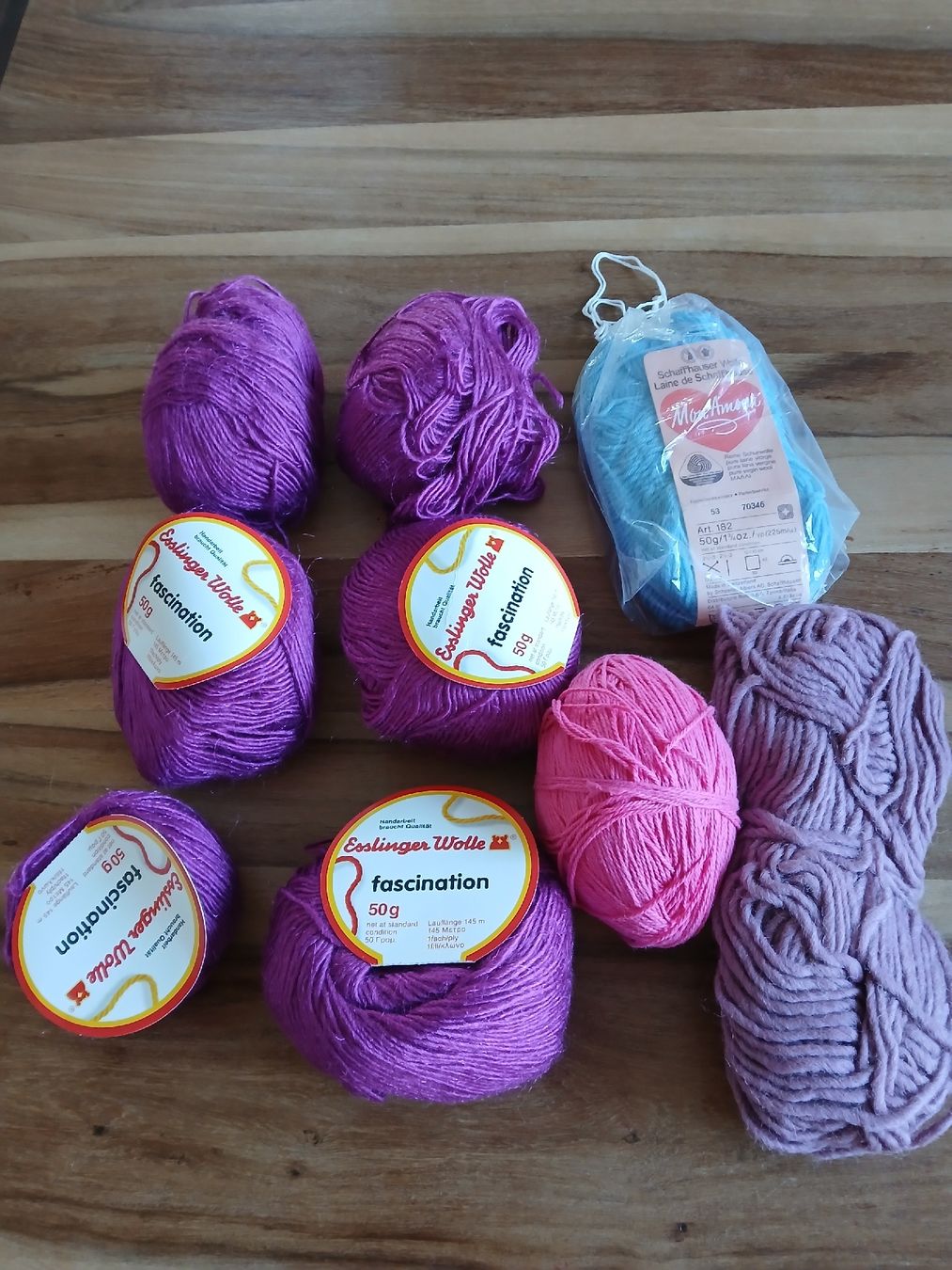 Cordicelle & Fili: Colorful Yarn Bundle: Esslinger Wolle Fascination – Usato da Dübendorf venduto da LoRi-2026