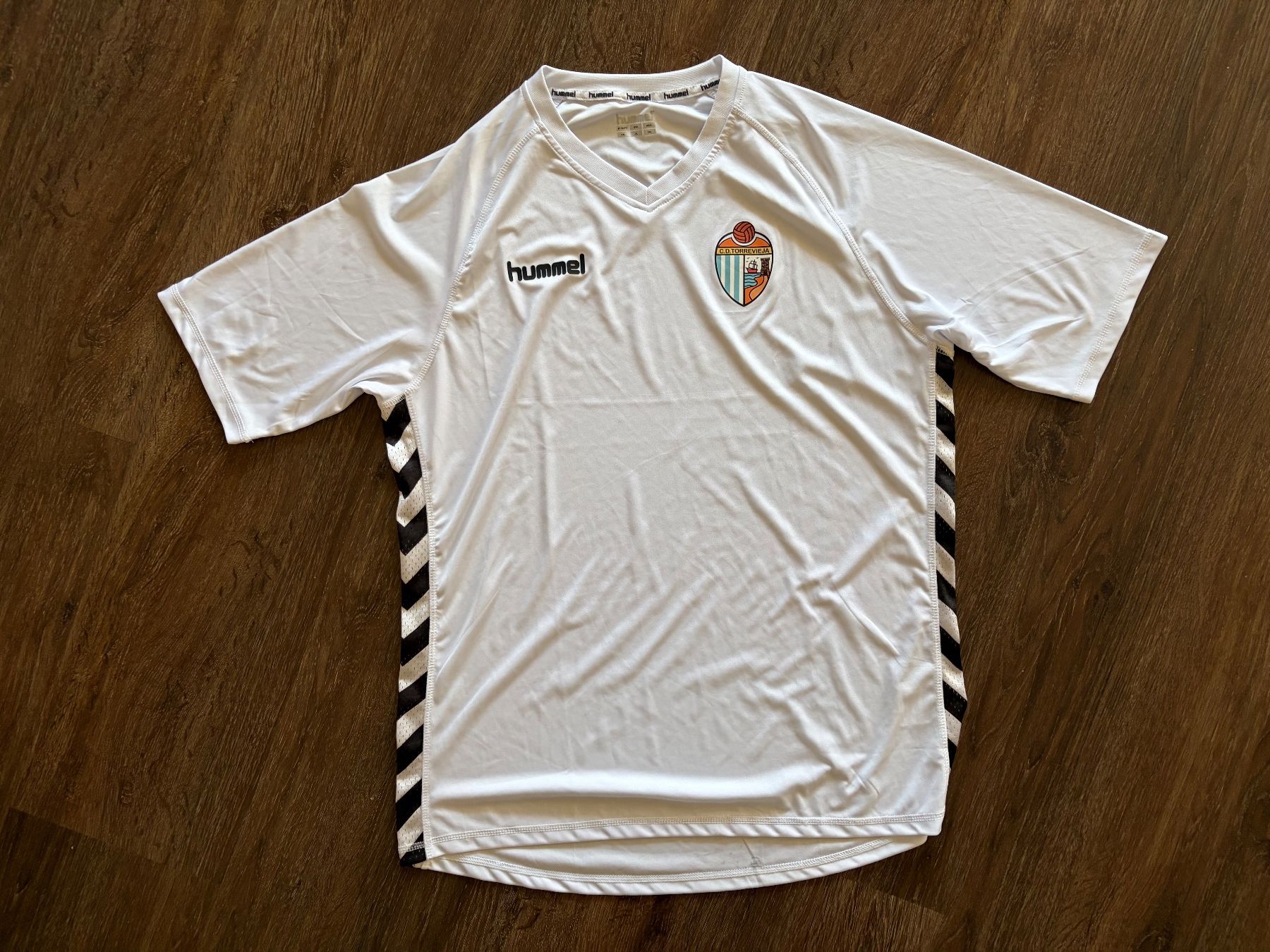 Hummel Canottiere & Pantaloni: CD Torrevieja Trikot Gr. XXL – Usato da Muttenz venduto da bargain_hunter