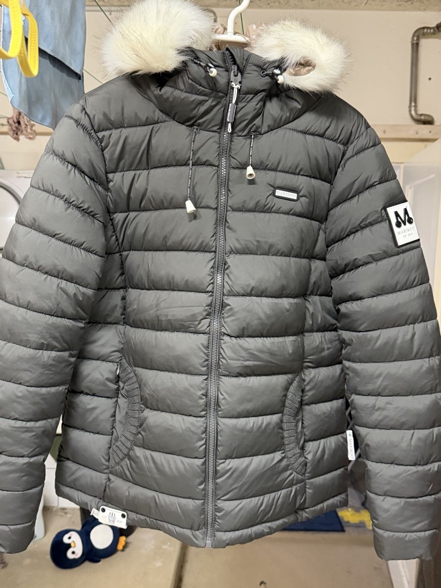 Vestes: Marikoo Jacke Grösse L – Neuf (Voir description) à Oeschgen par Mich_elle