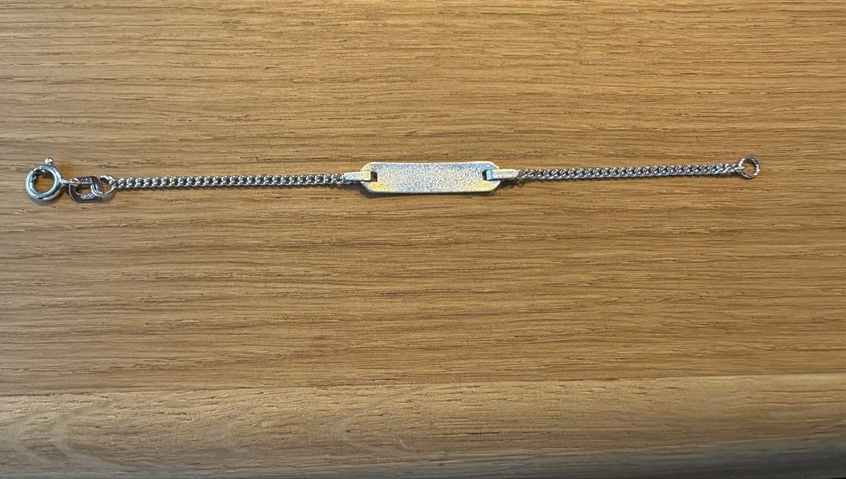 Bracciali & Braccialetti: Kinder Armband ID Bracelet Silver – Nuovo e nell'imballaggio originale da Küssnacht am Rigi venduto da Wir-3 3