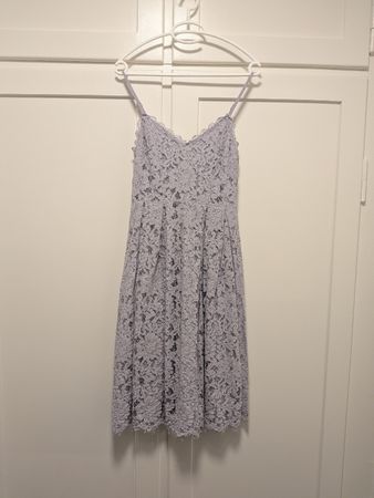 Jake's Cocktail Kleid Spitze Farbe helllila