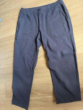 Hosen Uniqlo Grau Groesse L getragen guter Zustand