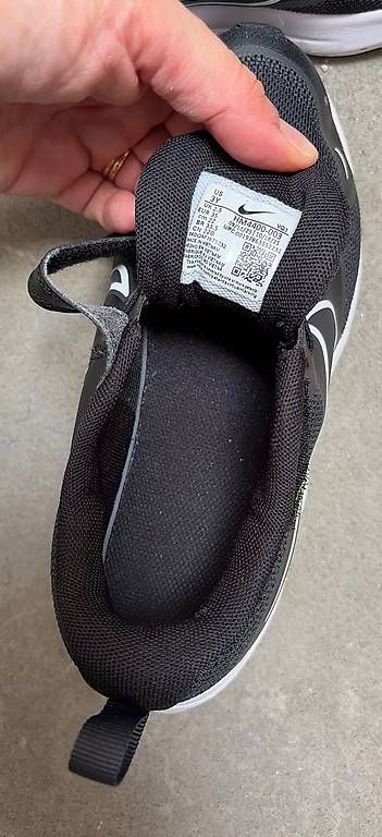 Scarpe per ragazzi: Nike Cosmic Runner Kinder Sneaker Gr. 35 – Usato da Zürich venduto da vio_vv97 1