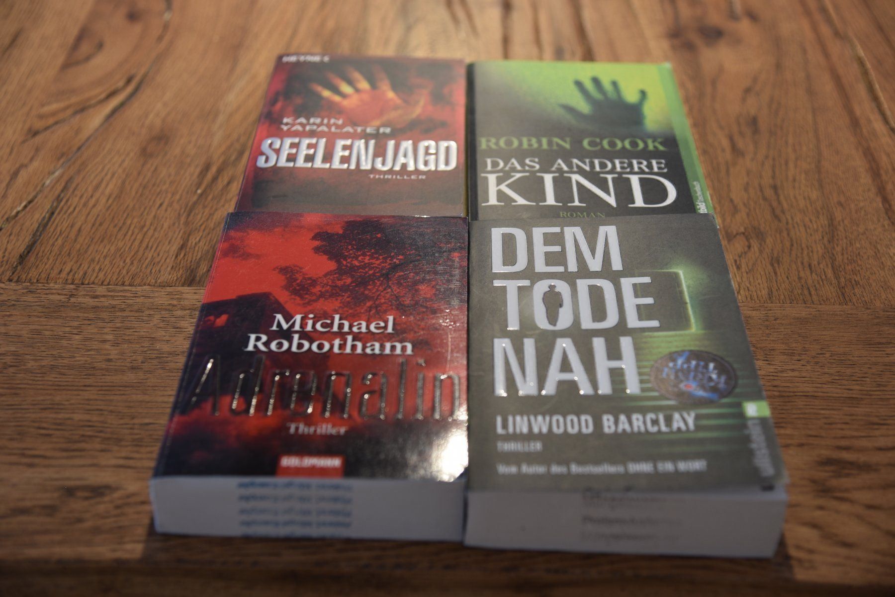 Livres: 3 Thriller und 1 Roman – D'occasion à Egerkingen par John001
