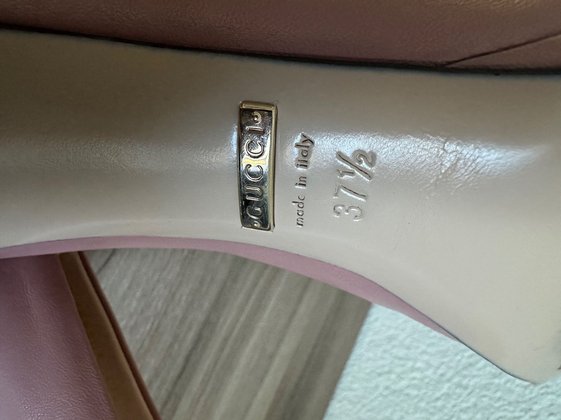 Gucci Damenschuhe: pinke Gucci Pumps – Gebraucht aus Oberweningen von SwissArt2025 1