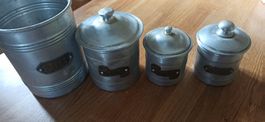 Blechdosen set