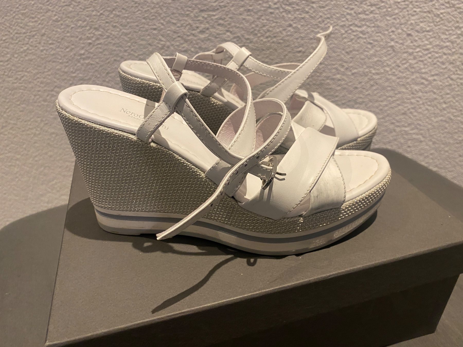 Scarpe da donna: Nero giardinni Sandalen 38 – Usato da Liestal venduto da Goldart 7