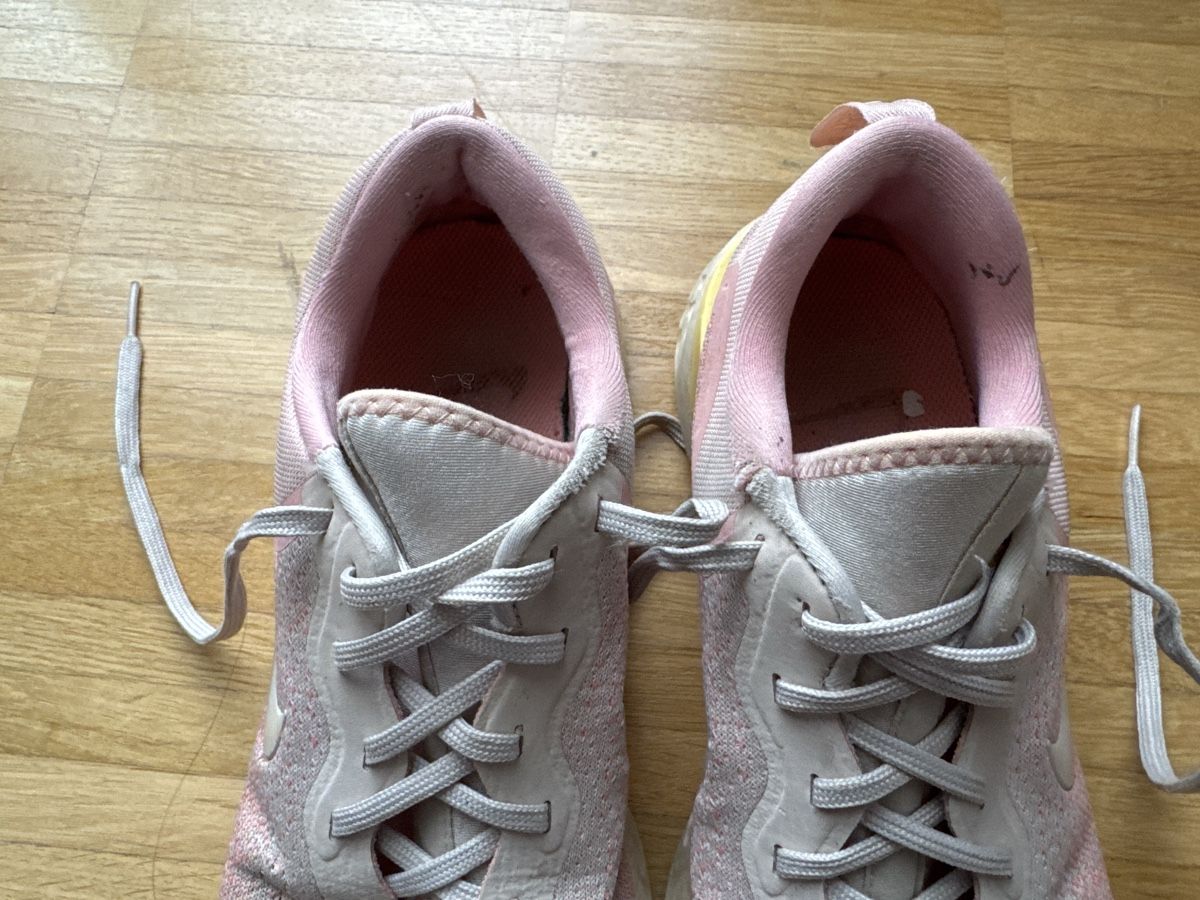 Nike Scarpe da donna: Nike Odyssey React Laufschuhe Gr. 40, Pink – Usato da Basel venduto da fiona_second-hand_BS 4
