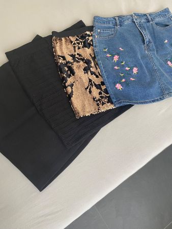 Kleiderpaket 4 kurze Röcke 🥳