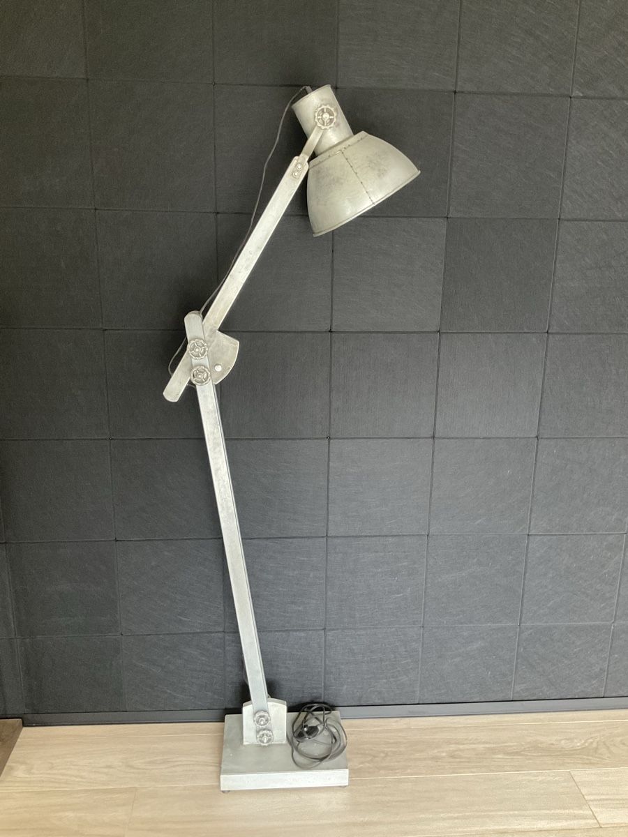 Lampes: Stehlampe – Neuf (Voir description) à Reinach AG par Renepulko