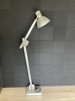 Stehlampe