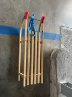 Davoser Schlitten Holz mit Zugseil rote Kappen gut erhalten