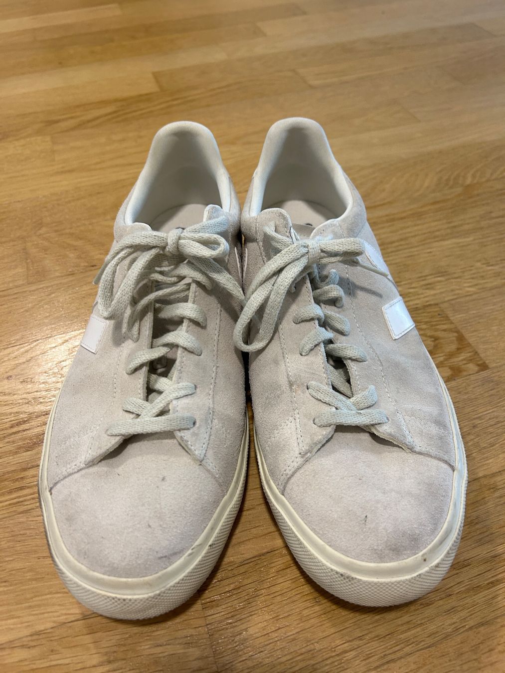 Veja Scarpe da uomo: Gut erhaltene Veja Sneaker, beige, Grösse 46 – Usato da Solothurn venduto da dre_sw9v 1