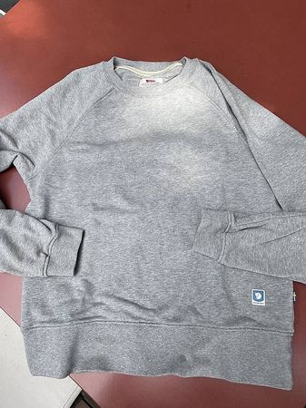Hellgrauer Pulli von Fjällräven