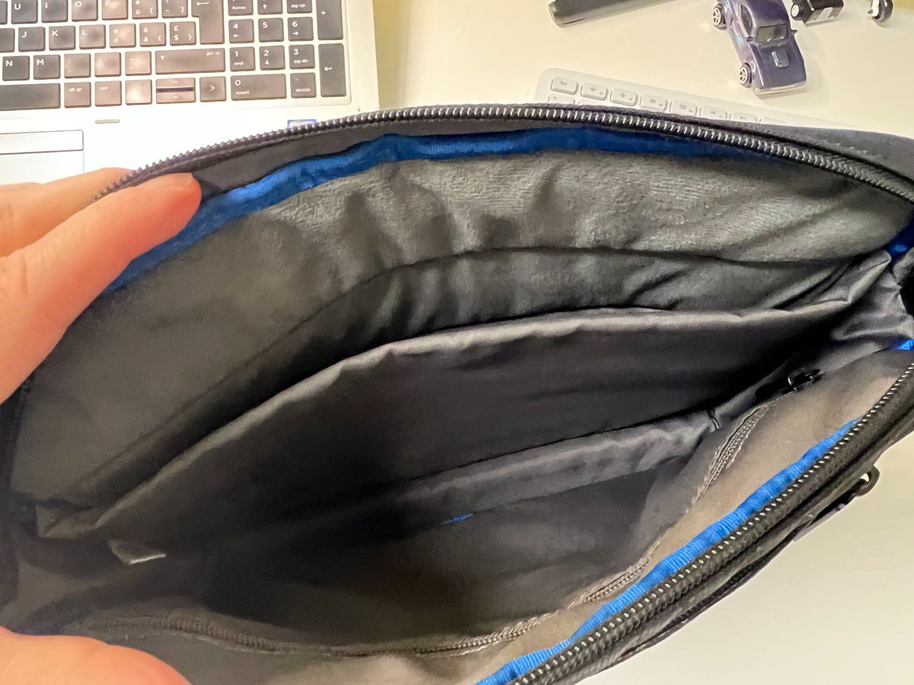 Borse: Messanger Tasche schwarz – Usato da Unterengstringen venduto da hausraus 3