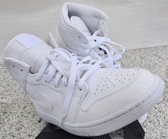 NIKE Air Jordan 1 Mid EUR-Gr. 43 / Schuhe