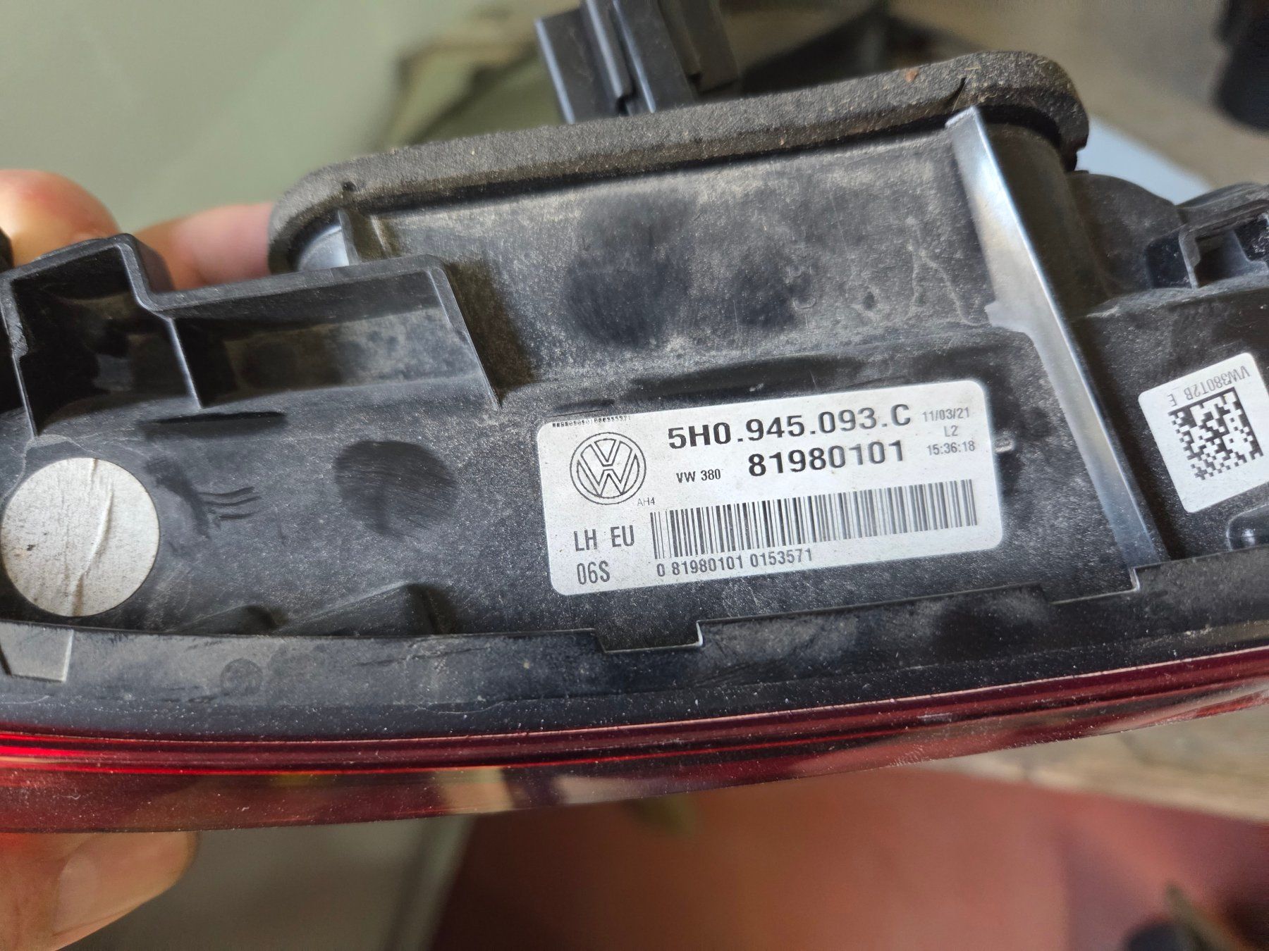 VW Fari: Feu arrière gauche VW Golf 7 – Usato da Péry venduto da PFRX 1