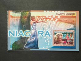 2006 Marilyn Monroe Guinee Block  **  (A265)