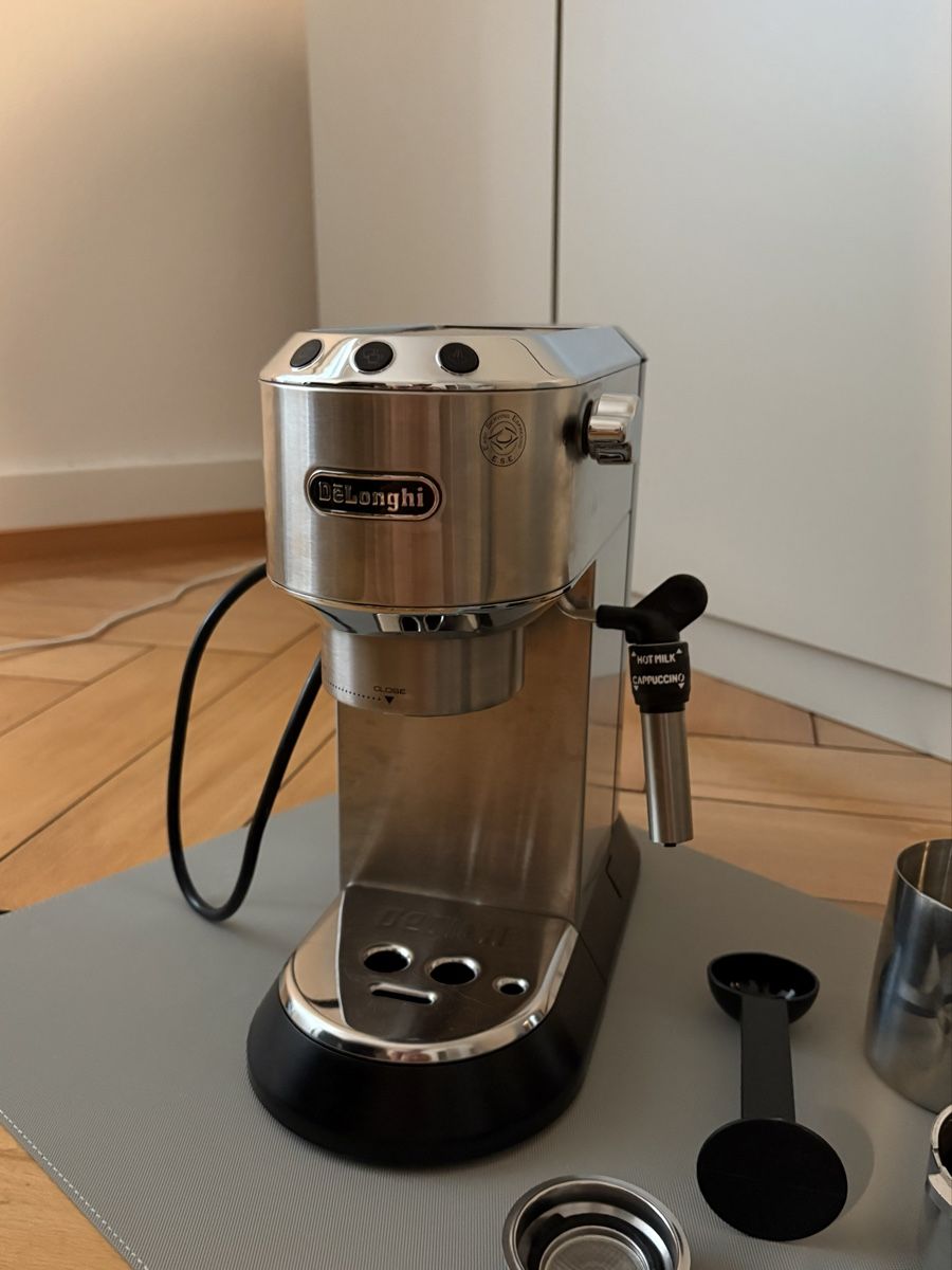 De'Longhi Macchine per caffè & Macchine per espresso: De‘Longhi Dedica Silber – Usato da Zürich venduto da Lululotta 1