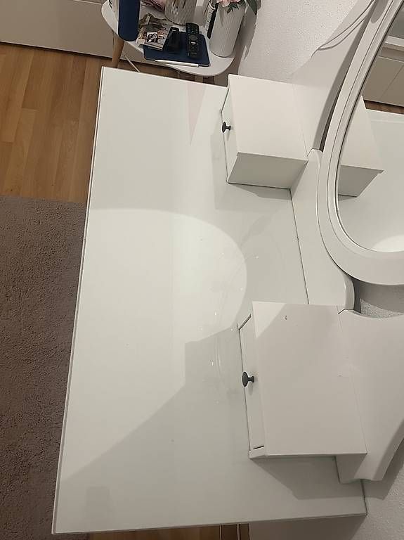 Ikea Tavoli da trucco: Schminktisch – Usato da Fehraltorf venduto da rosetta11 2