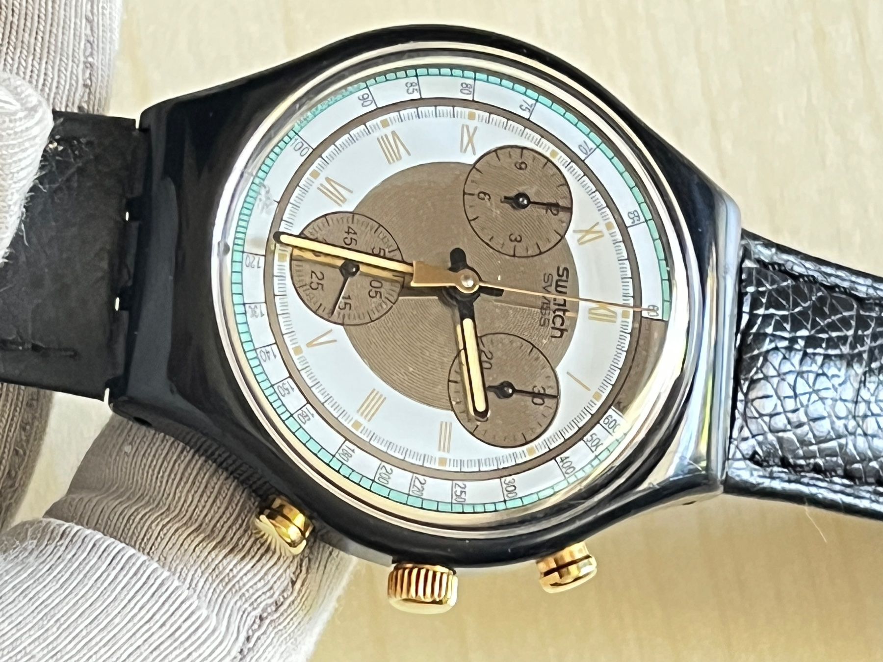 Swatch Orologi: Swatch Chronograph Herrenuhr, Schwarz Leder – Usato da Grenchen venduto da chththl 5