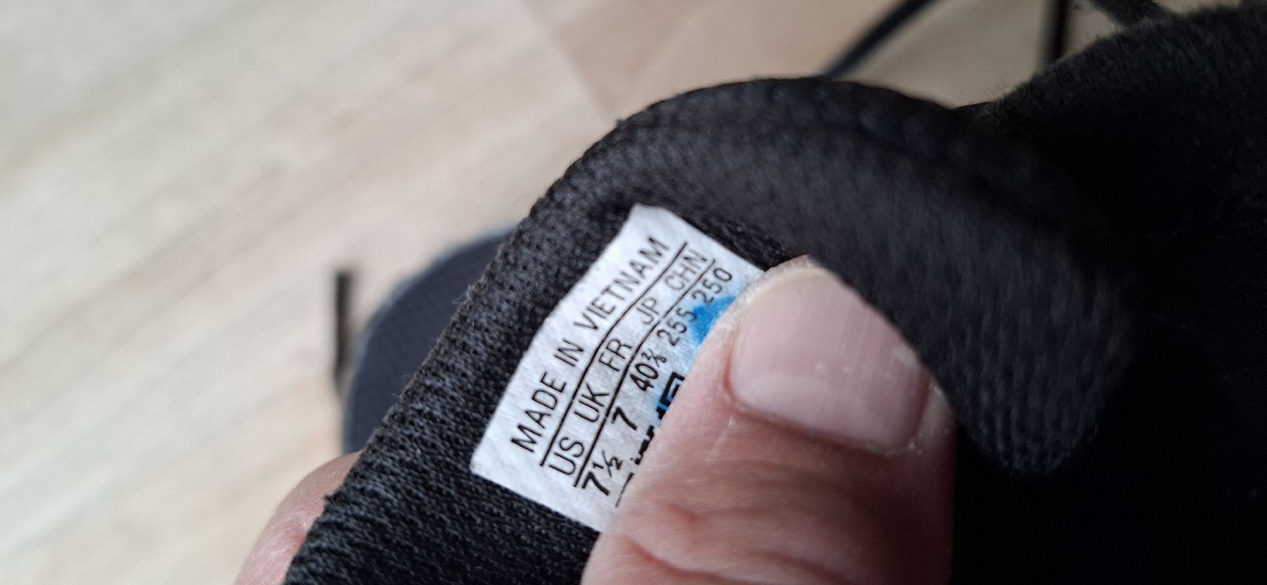 Scarpe da uomo: Hallen Turnschuhe Adidas – Usato da luzern venduto da Salut76 3
