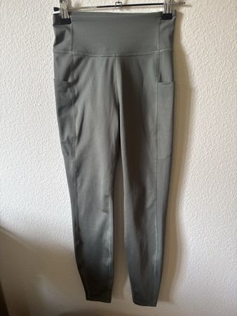 HM Move Sport Leggings XS Olivgrün Top Zustand!